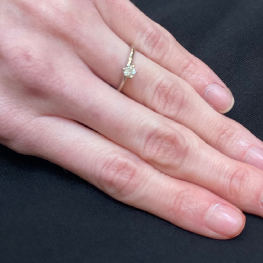Engagement ring - Picture 2 of 2